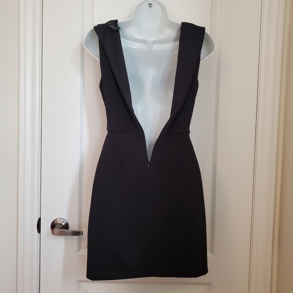 🎈2/$50 F21 LBD w/ Pearl and Rhinestone Collar - Picture 8 of 10